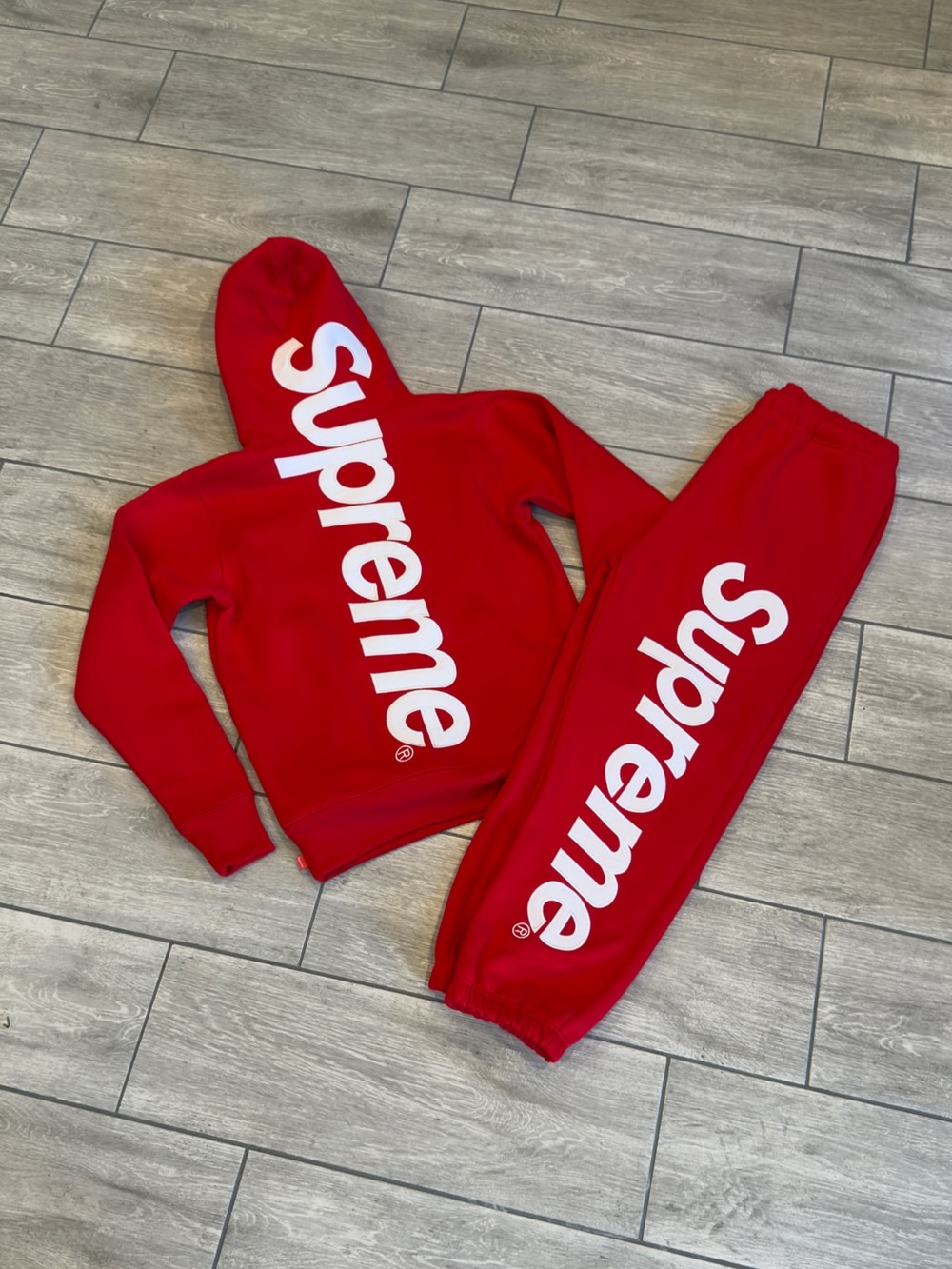Supreme sets